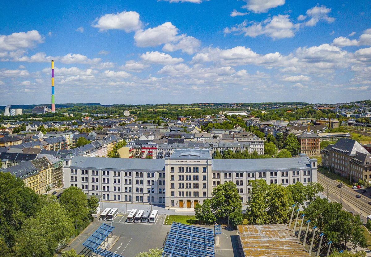 Unibibliothek in der Alten Aktien­spinnerei